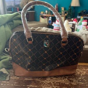 Women's Brown and BlackGloria Vanderbilt Handbag